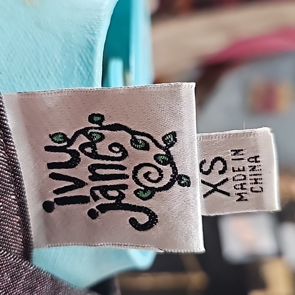 Ivy Jane Tunic Top Brown with pink floral embellishments - Picture 3 of 3